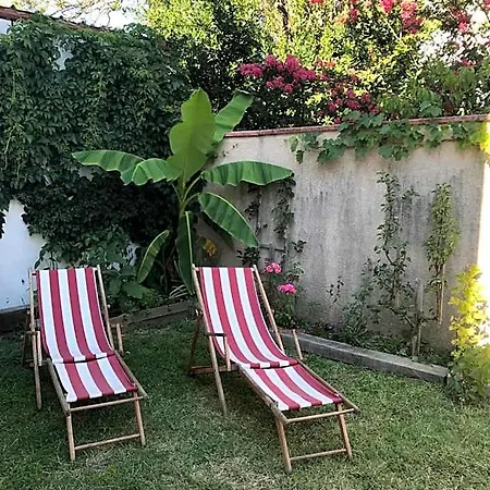 Oda ve Kahvaltı La Croix Blanche