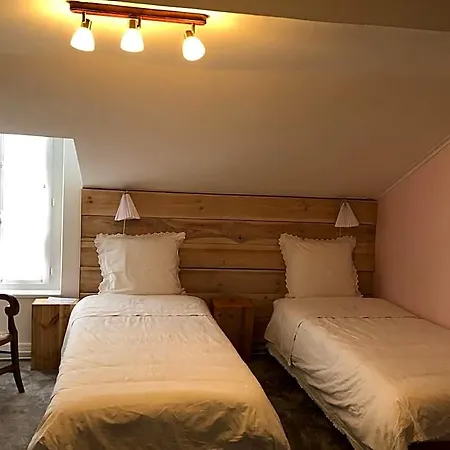 Oda ve Kahvaltı La Croix Blanche