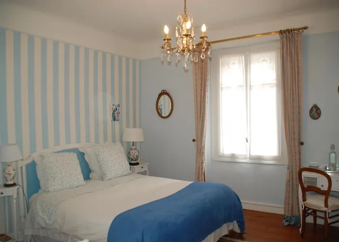 La Croix Blanche Bed & Breakfast 4*