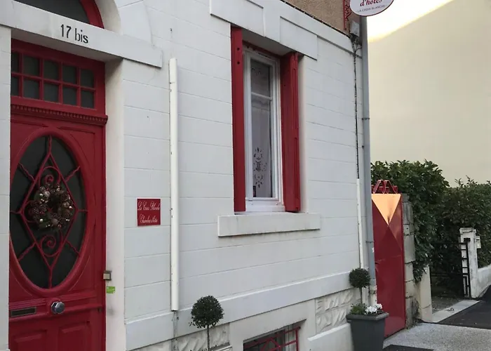 La Croix Blanche Bed & Breakfast 4*