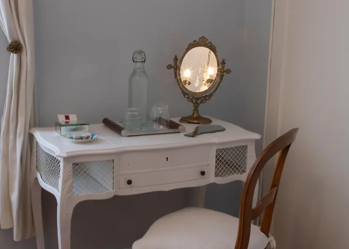 La Croix Blanche Bed & Breakfast 4*